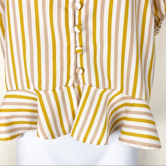 ☀️Adorable Striped Crop Top with Buttons - Picture 2 of 9